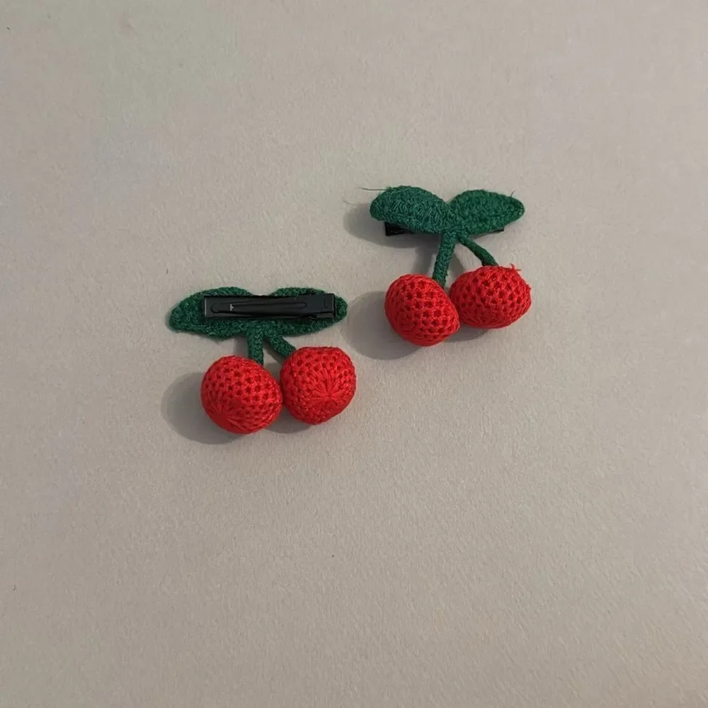 Cherry Shaped hair clip M469